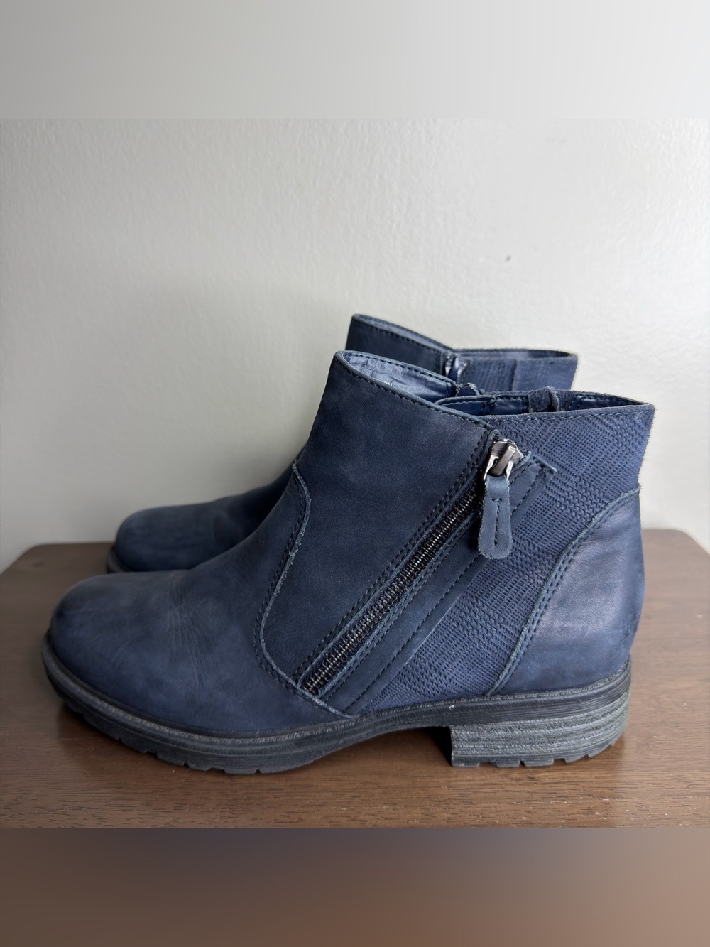 Earth Jordan Navy Blue Leather Boots 9 Womens